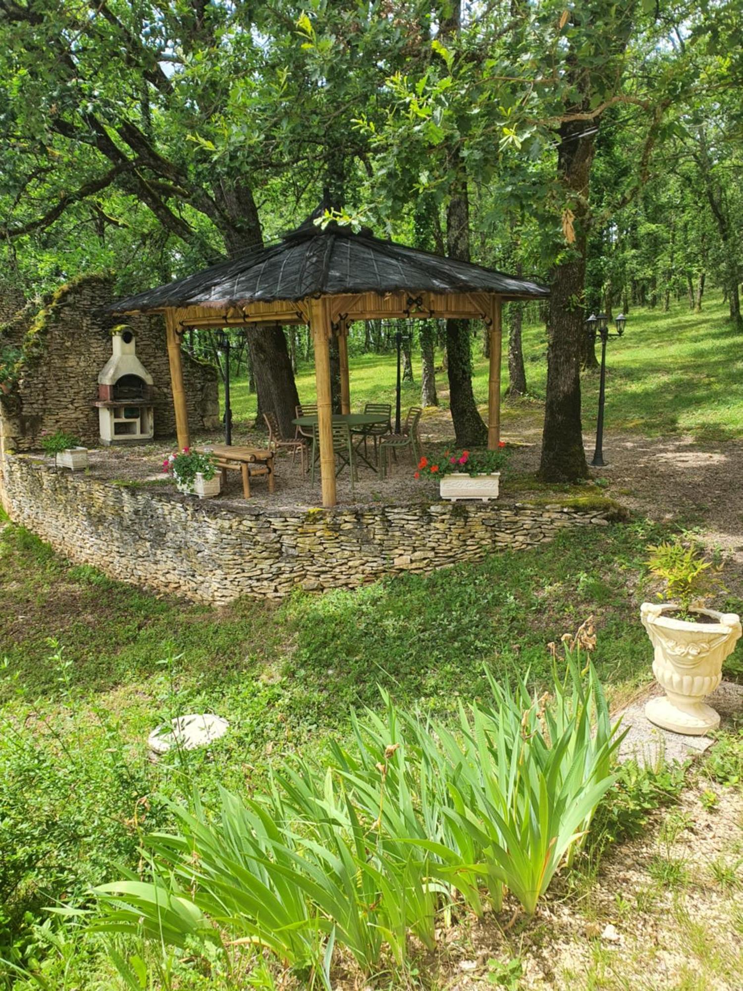Les Feuillantines Perigord Noir Bed & Breakfast Saint-Cyprien  Exterior photo